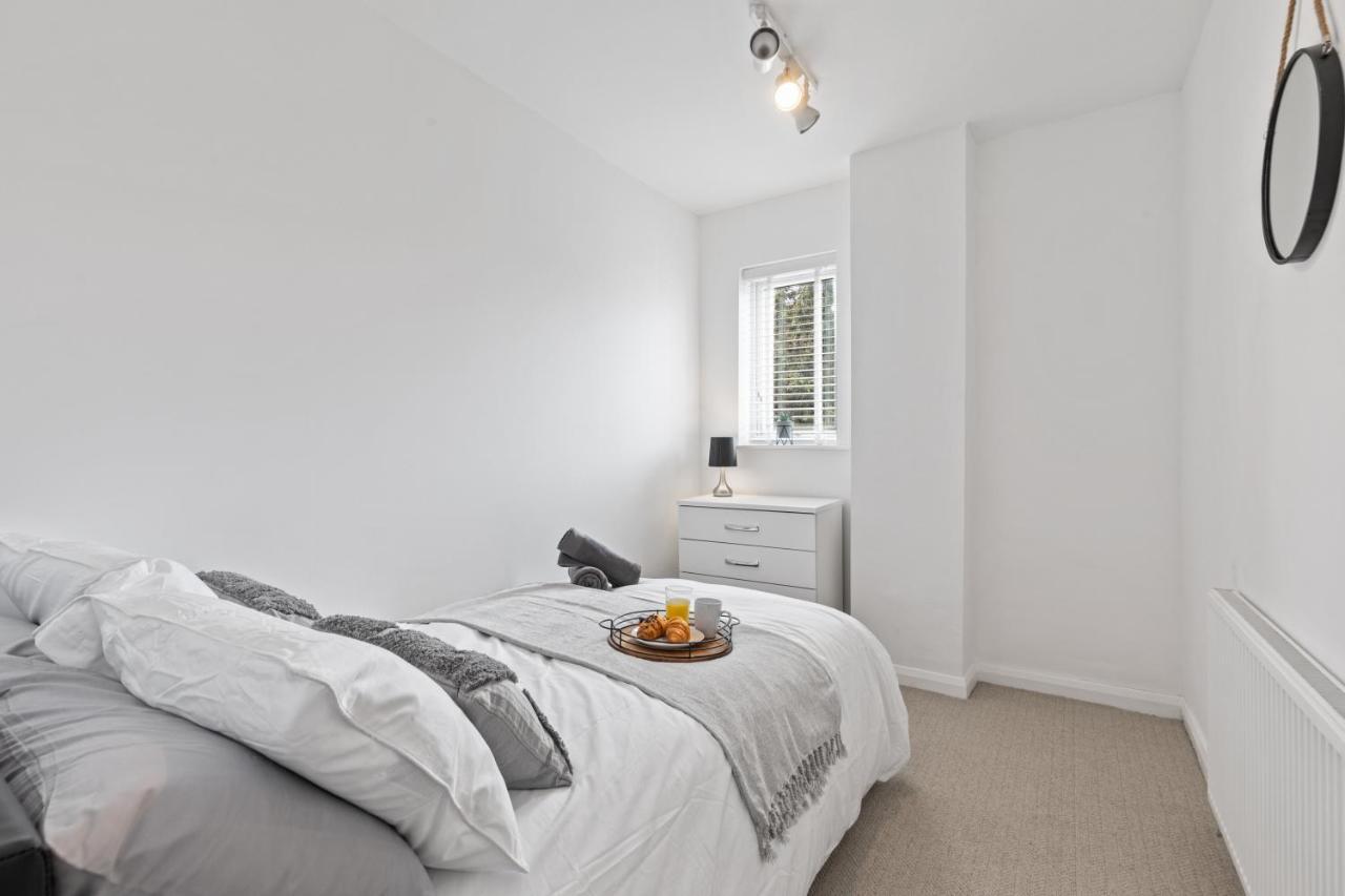 Nuneaton - Ideal 3 Bedroom, Wi-Fi Parking, Sleeps 6 - Jrr Stays ภายนอก รูปภาพ