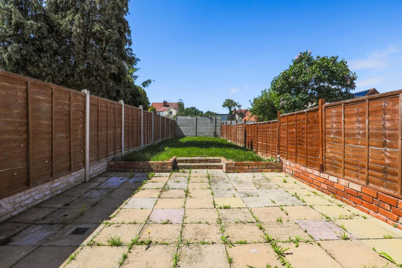 Nuneaton - Ideal 3 Bedroom, Wi-Fi Parking, Sleeps 6 - Jrr Stays ภายนอก รูปภาพ