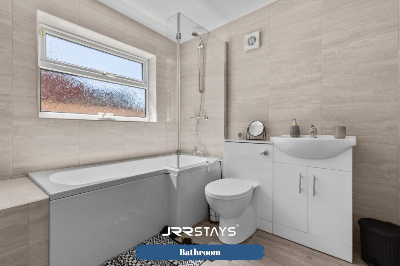 Nuneaton - Ideal 3 Bedroom, Wi-Fi Parking, Sleeps 6 - Jrr Stays ภายนอก รูปภาพ